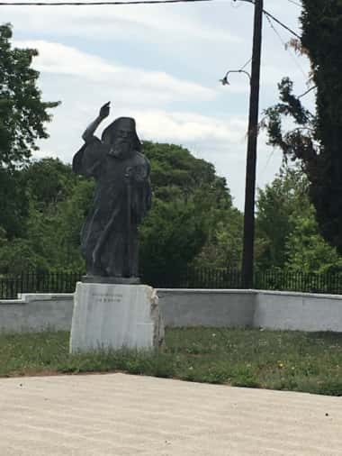 Ανδριάντες και πάλι... 8aa86ec28ea832ee63d45eb94ff36804