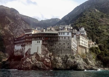 Άγιο Όρος: Πάνω Από 40 Μοναχοί Νοσούν – Μένουν Κλεισμένοι Στα Κελιά Τους