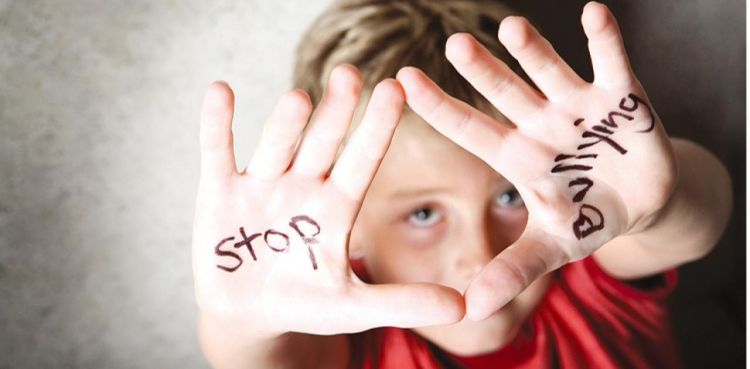 Με ξυλοκέρατα, «γουρουνοτροφές», παιδιά δεν μεγαλώνεις… Με ξυλοκέρατα, «γουρουνοτροφές», παιδιά δεν μεγαλώνεις…