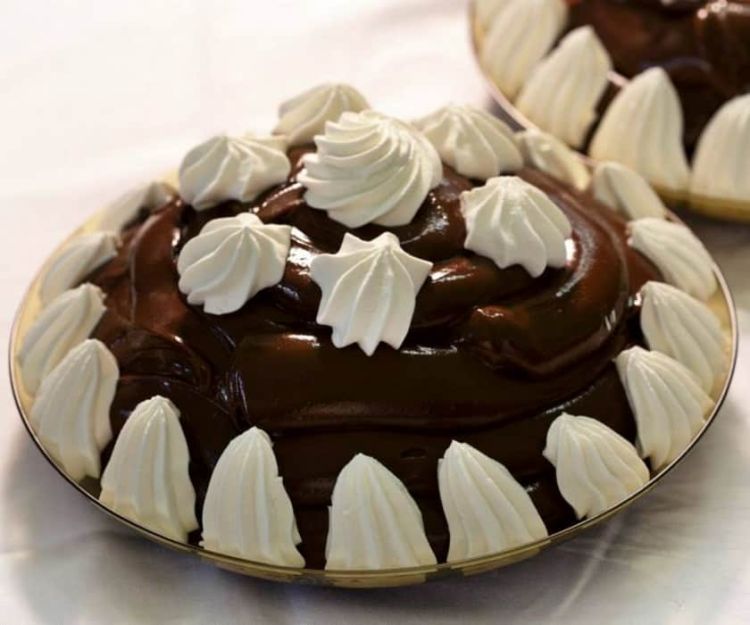 Προφιτερόλ – μια γλυκιά απόλαυση με ιστορία Προφιτερόλ – μια γλυκιά απόλαυση με ιστορία