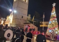 Άναψε Το Χριστουγεννιάτικο Δέντρο Στην Κεντρική Πλατεία