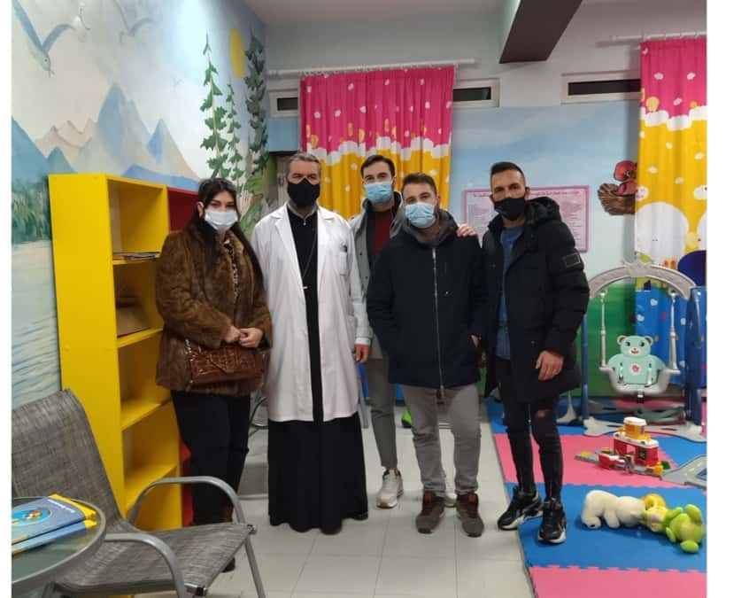 Οννεδ Εορδαίας: Δωρεά Δύο Βιβλιοθηκών Στην Παιδιατρική Κλινική Του Νοσοκομείου Πτολεμαίδας