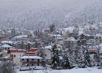Πλήθος Κόσμου Στη Χιονισμένη Βασιλίτσα – Καθαρό Το Οδικό Δίκτυο Σε Χωριά Και Χιονοδρομικό