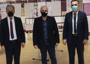 Βασίλης Παπαποστόλου: 8 μήνες δράση στη βιβλιοθήκη. Τι έγινε, τι θα γίνει….