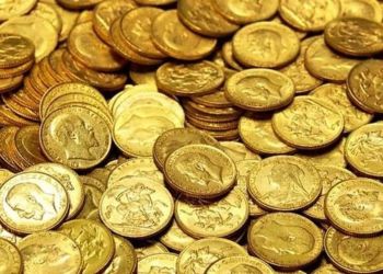 Βγήκαν οι λίρες από τα σεντούκια Βγήκαν οι λίρες από τα σεντούκια