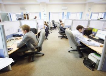 Η δημογραφική κρίση απειλεί τα όρια ηλικίας συνταξιοδότησης