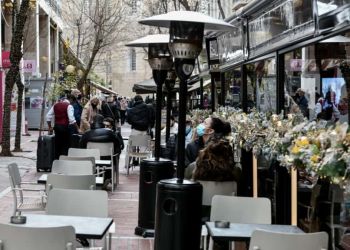 Κοροναϊός – Προς παράταση τα μέτρα λόγω της Όμικρον – Συνεδριάζει η Επιτροπή