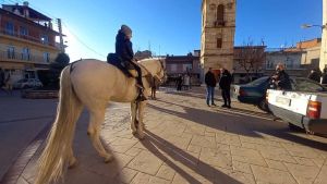 Οι καβαλάρηδες του Κρόκου επέστρεψαν από μονή του Αγίου Νικάνορα φέρνοντας μαζί τους μέρος των λείψανων του Αγίου