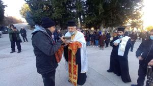 Οι καβαλάρηδες του Κρόκου επέστρεψαν από μονή του Αγίου Νικάνορα φέρνοντας μαζί τους μέρος των λείψανων του Αγίου