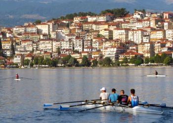 Πανεπιστημιακό τμήμα κωπηλασίας στην Καστοριά