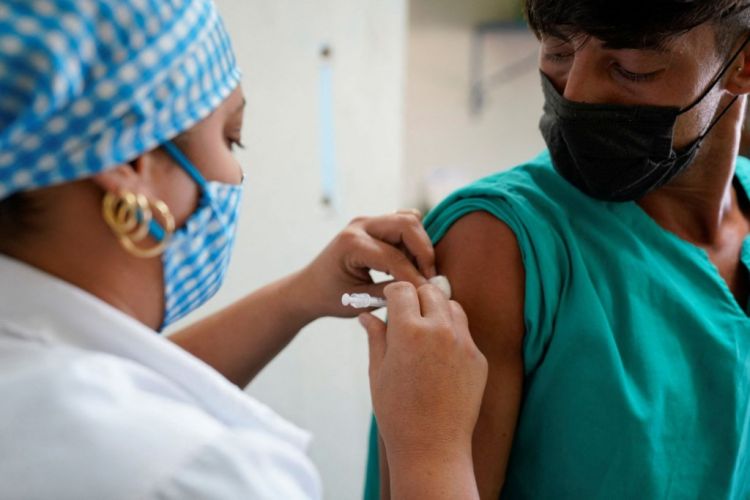 Στην Κούβα Εμβολιάστηκαν Σχεδόν Όλοι