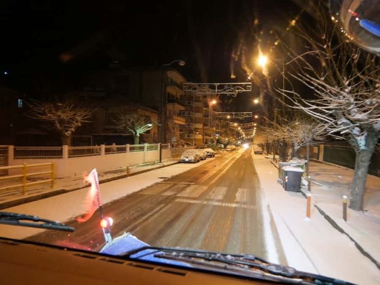 Στους Δρόμους Τα Εκχιονιστικά Του Δήμου Γρεβενών – Χιόνια Και Ψύχος Έφερε Η “Ελπίδα”