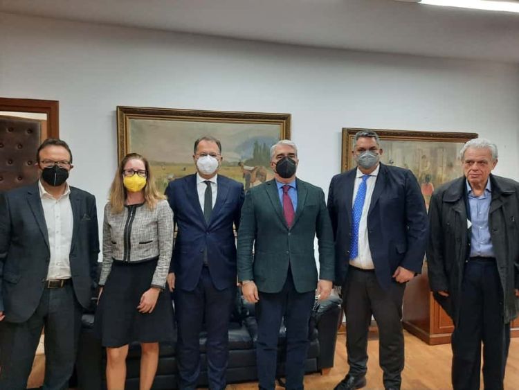 Ευρεία σύσκεψη των ΥφΑΑΤ, Σίμου Κεδίκογλου και Γιώργου Στύλιου με παράγοντες της αγοράς λιπασμάτων και ζωοτροφών