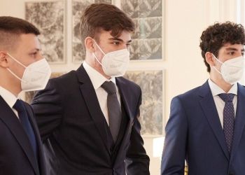 H σχολική ομάδα Minders ετοιμάζει τον… φίλο ρομπότ