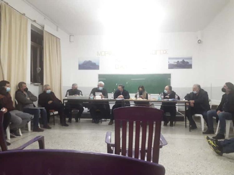 Ιχθυόσκαλα στη λίμνη Πολυφύτου Ιχθυόσκαλα στη λίμνη Πολυφύτου