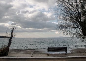 Καιρός σήμερα: Βελτιωμένος αλλά και βόρειοι άνεμοι με τοπικές βροχές