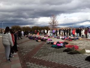 Καλλιτεχνικό Σχολείο Κοζάνης: “Μη με χτυπάτε άλλο”, για τον αδικοχαμένο Άλκη, από τους μαθητές του