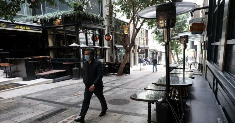 Κορονοϊός – Μέτρα: Τι αλλάζει σε εστίαση, γήπεδα, μάσκες, σχολικές εκδρομές