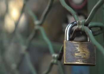 Λουκέτο μέχρι τον Ιούλιο στους συνδέσμους – Τέλος σε αναστολή ποινών και… κουκούλες! (vid)