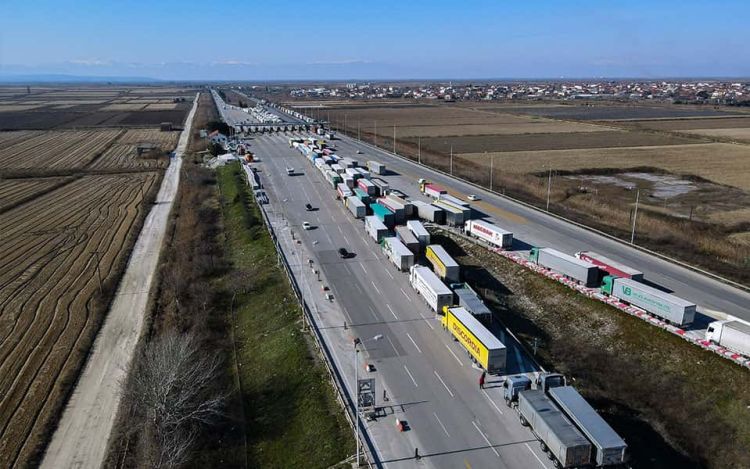 Απαγόρευση κυκλοφορίας φορτηγών άνω των 3,5 τόνων κατά την περίοδο εορτασμού της 25ης Μαρτίου