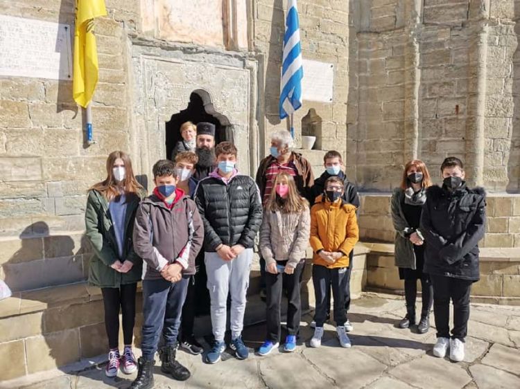 Επίσκεψη καθηγητών και μαθητών του Γυμνασίου – Λυκείου Πενταλόφου στην Ιερά Μονή Αγίας Τριάδος Βυθού!