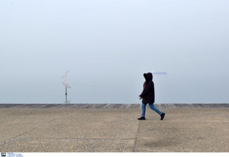 Καιρός Σήμερα: Χαμηλές θερμοκρασίες, νεφώσεις και ασθενείς χιονοπτώσεις