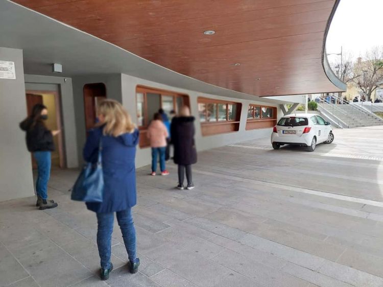 Τι έδειξαν τα Rapid Tests στην κεντρική πλατεία