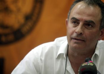 Το Υπουργείο είναι προφανές ότι βρίσκεται σε σύγχυση και πανικό από την ανεξέλεγκτη πορεία που ακολουθεί η αγορά ενέργειας