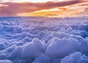 Καιρός σήμερα: Αυξημένες νεφώσεις με τοπικές βροχές από το μεσημέρι