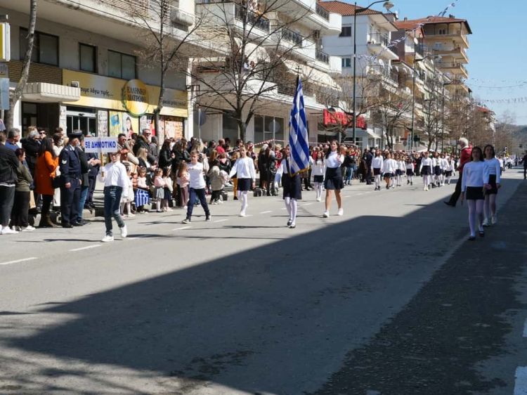Με Λαμπρότητα Εορτάστηκε Η 201Η Επέτειος Της Ελληνικής Επανάστασης Στην Πόλη Των Γρεβενών