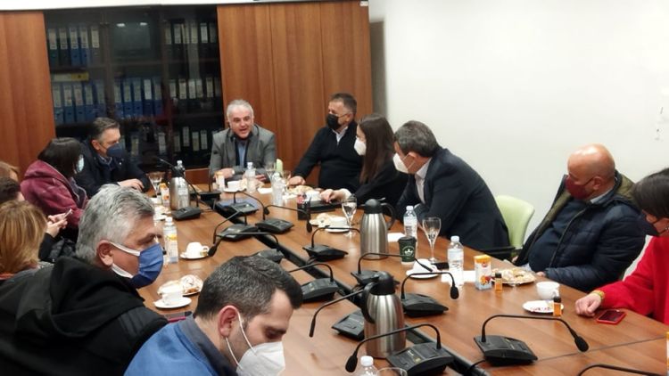 Σειρά Συναντήσεων του Περιφερειάρχη Δυτικής Μακεδονίας Γιώργου Κασαπίδη στην Π.Ε. Καστοριάς Σειρά Συναντήσεων του Περιφερειάρχη Δυτικής Μακεδονίας Γιώργου Κασαπίδη στην Π.Ε. Καστοριάς