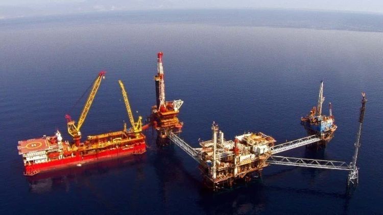 Επιτάχυνση των ερευνών για υδρογονάνθρακες – Στόχος για πρώτες γεωτρήσεις το 2025