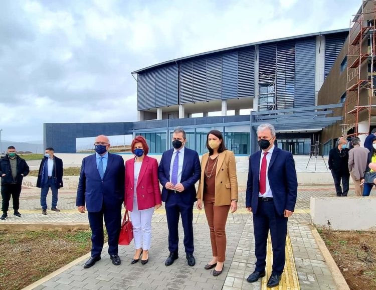 Η Κεραμέως επισκέφτηκε τη Νέα Πανεπιστημιούπολη και ξεναγήθηκε στους χώρους της.