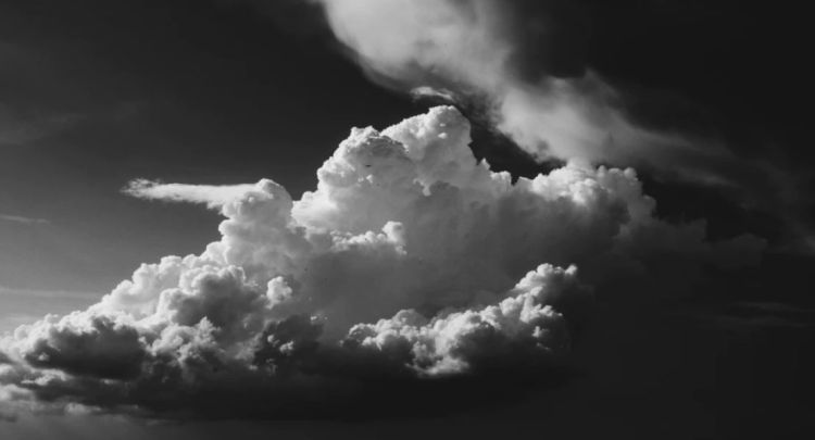 Καιρός Σήμερα: Αυξημένες νεφώσεις με τοπικές βροχές