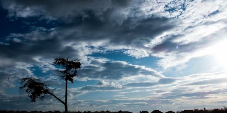 Καιρός Σήμερα: Συννεφιασμένος με βροχές