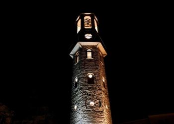 Με περισσότερο φως το ιστορικό  ρολόι στα Γρεβενά και με την παραδοσιακή του καμπάνα να ξαναχτυπά