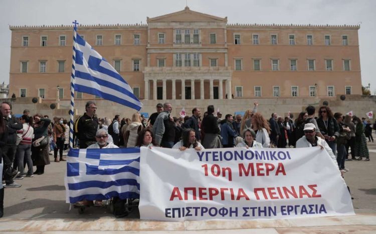 Μη πυροβολείτε τους ήρωες