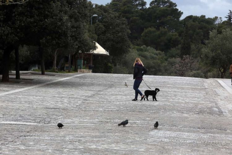 Τέλος τα μέτρα από Μάιο – Επαναφορά από Σεπτέμβριο μαζί με εμβόλιο – Το έκτακτο σχέδιο για το καλοκαίρι
