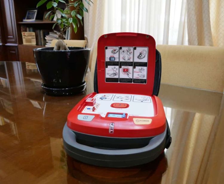 Φορητό απινιδωτή απέκτησε το Κλειστό Γυμναστήριο Γρεβενών