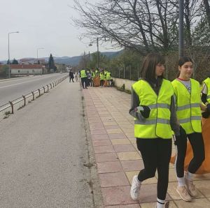 110 εθελοντές και εθελόντριες πήραν το νόμο...στα χέρια τους 110 εθελοντές και εθελόντριες πήραν το νόμο…στα χέρια τους