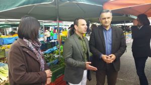 Ευχές σε Γηροκομείο – Καπή και Λαϊκή Αγορά από τoν Περιφερειάρχη Δυτ. Μακεδονίας και την Αντιπεριφερειάρχη Καστοριάς Ευχές σε Γηροκομείο – Καπή και Λαϊκή Αγορά από τoν Περιφερειάρχη Δυτ. Μακεδονίας και την Αντιπεριφερειάρχη Καστοριάς