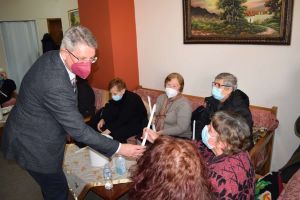 Πασχαλινές επισκέψεις του Αντιπεριφερειάρχη και του Δημάρχου Φλώρινας Πασχαλινές επισκέψεις του Αντιπεριφερειάρχη και του Δημάρχου Φλώρινας