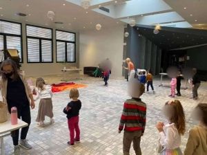 Το μήνυμα της αγάπης έστειλαν οι μικροί φίλοι της Δημοτικής Βιβλιοθήκης Κοζάνης με τη βοήθεια του κυρίου Εγκ!