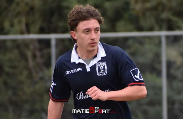 Γιώργος Μεντεκίδης ποδοσφαιριστής του Βυζαντινού Αετού και των μικτών ΕΠΣ Κοζάνης