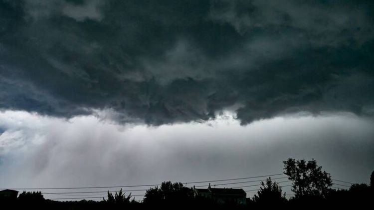 Ο Καιρός Σήμερα: Επιδείνωση με κατά τόπους ισχυρές βροχές και καταιγίδες και ισχυρούς ανέμους
