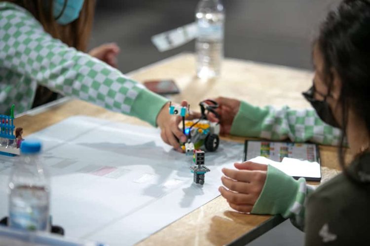 Φεστιβάλ Τεχνητής Νοημοσύνης στην Εκπαίδευση με το σύνθημα «Ανοιχτά φτερά στη νέα γενιά»