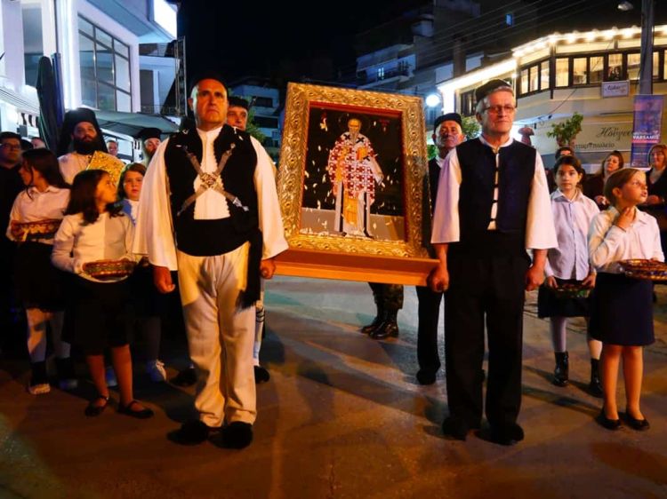 Δήμος Γρεβενών: Με λαμπρότητα ο εορτασμός του Πολιούχου Αγίου Αχιλλίου – Πλήθος πιστών στη Λιτανεία της Ιεράς Εικόνας