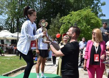 Μαρία Καβουρίδου η 1η γυναίκα στα 10χιλιομετρα στο Run Greece της Καστοριάς