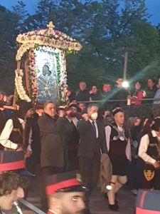 Πλήθος πιστών στη λιτάνευση της Εικόνας της Παναγίας Ζιδανιώτισσας στην Κοζάνη