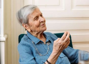 Η Ελένη Αρβελέρ, υπέρ του νόμου Άννας Διαμαντοπούλου: «Ο καλύτερος που γνώρισαν τα Ελληνικά Πανεπιστήμια» Η Ελένη Αρβελέρ, υπέρ του νόμου Άννας Διαμαντοπούλου: «Ο καλύτερος που γνώρισαν τα Ελληνικά Πανεπιστήμια»